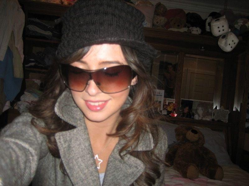 25P Beautiful brunette cocksucker from Texas