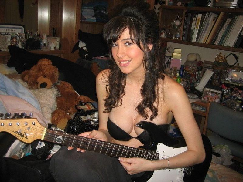 25P Beautiful brunette cocksucker from Texas