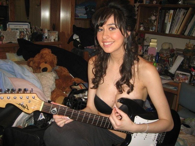 25P Beautiful brunette cocksucker from Texas