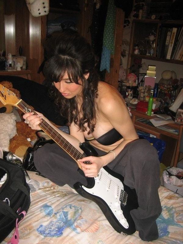 25P Beautiful brunette cocksucker from Texas