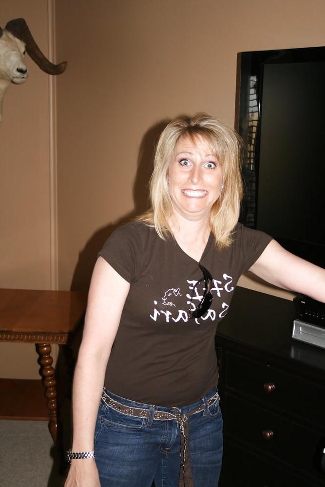 25P Exposed MILF Wife