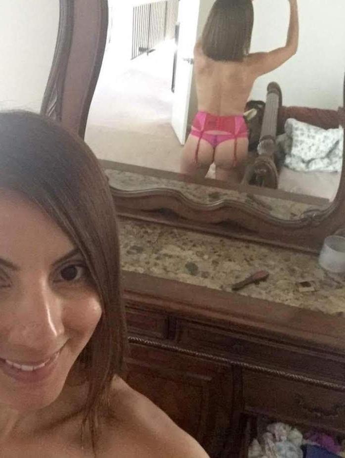 25P Wife Next Door Exposed as Slut