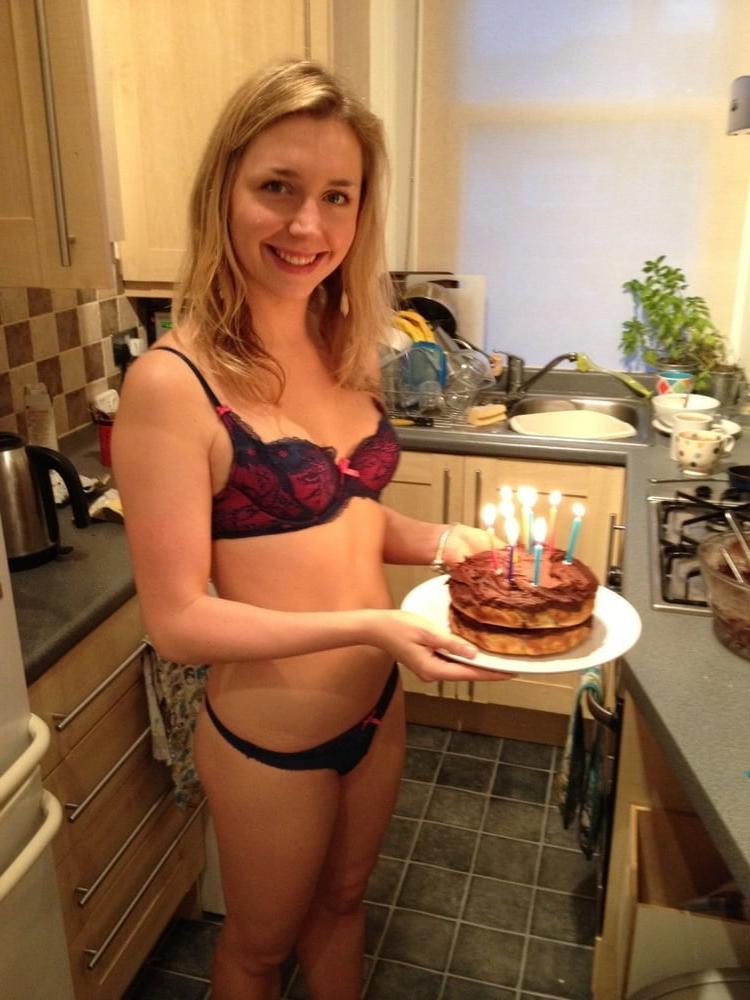 25P WNE 944 - Young Wife, Young Slut