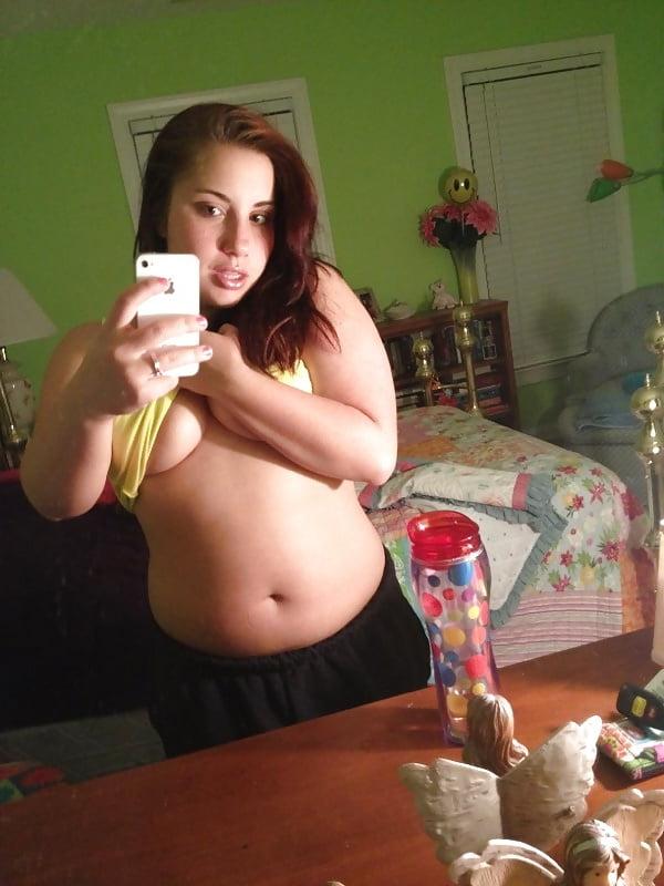 16P Chubby Poses and Sucks
