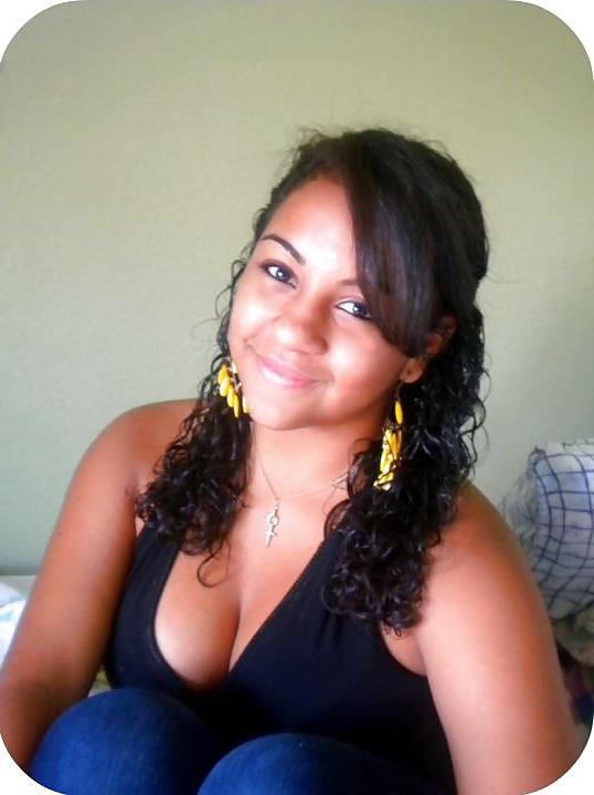 25P NEW real amateur (mostly busty) pics