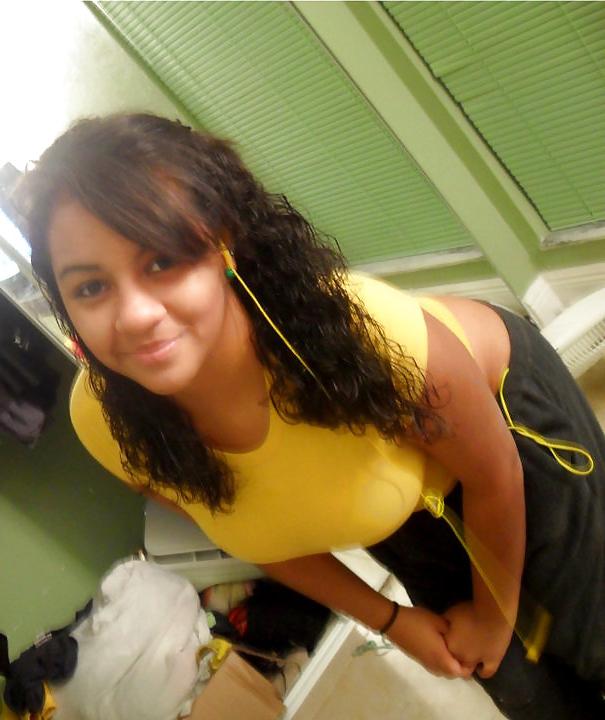 25P NEW real amateur (mostly busty) pics