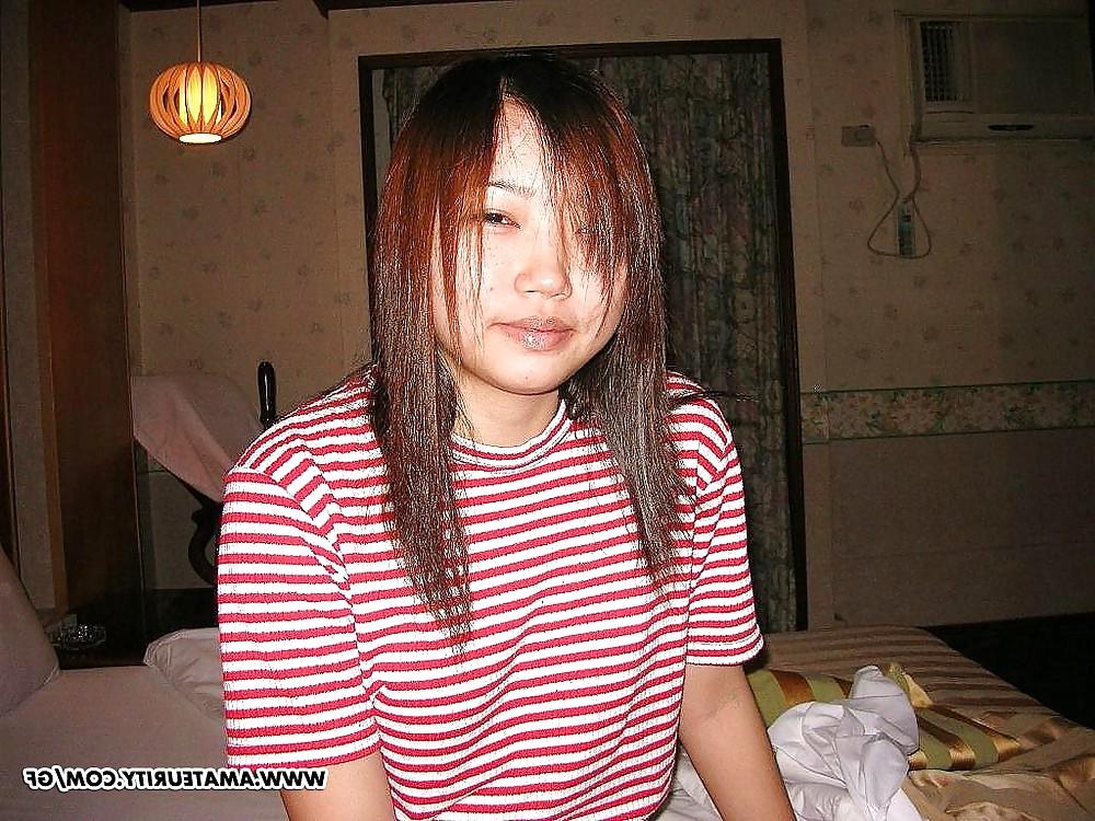 20P Horny amateur asian girlfriend sucks and fucks
