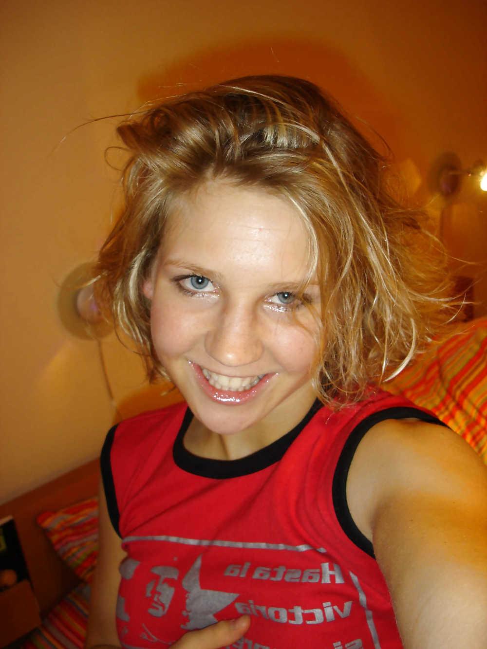 25P Sweet amateur selfshots