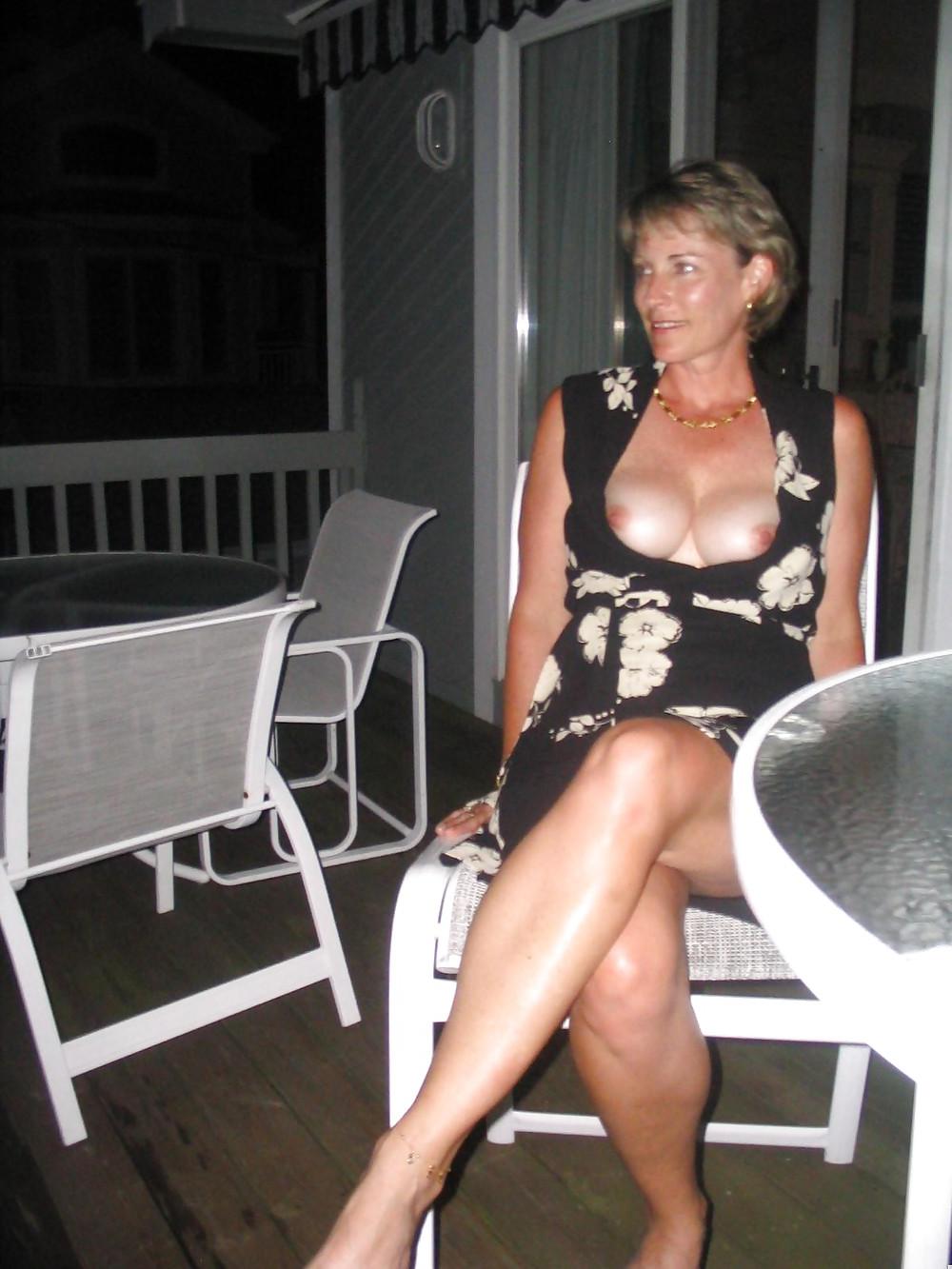 25P Amateur Slut Wives