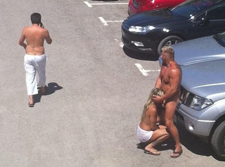 25P Pics 2483 - Outdoor Blowjobs
