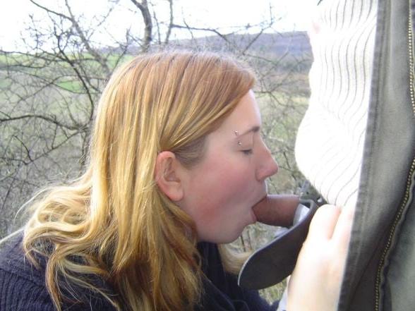 25P Pics 2483 - Outdoor Blowjobs