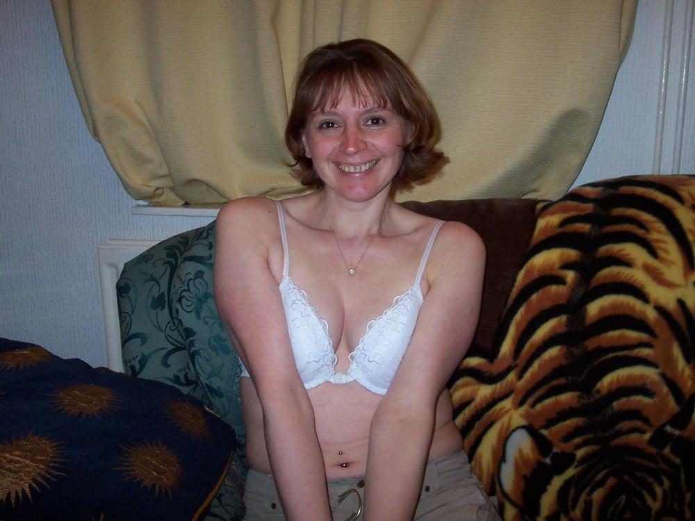 25P F. Young wife exposed by hubby