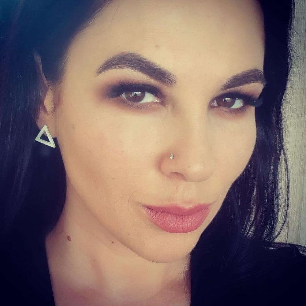 25P Horny Mia from Belgium