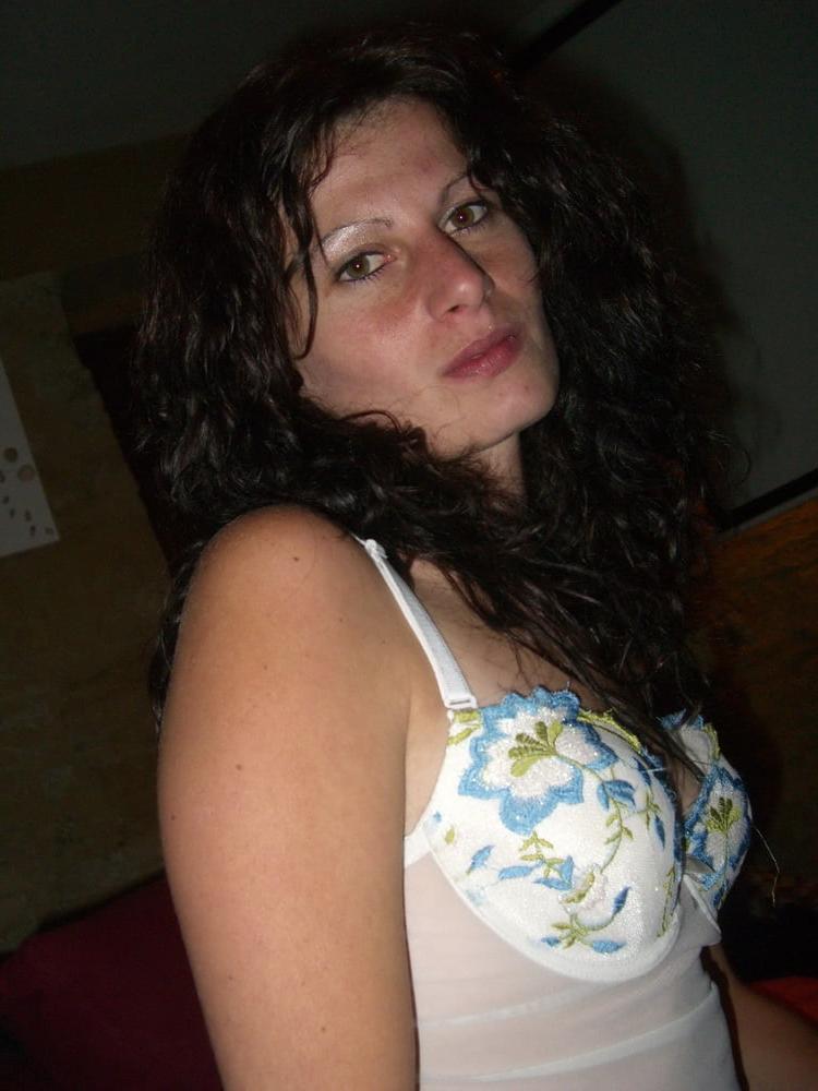 25P Milf Wife Sucking Cock