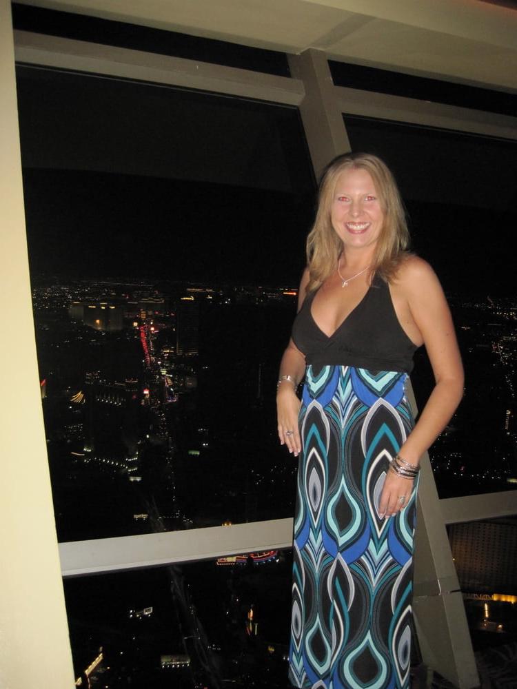 25P Kelly from NJ, born in 84 showing off