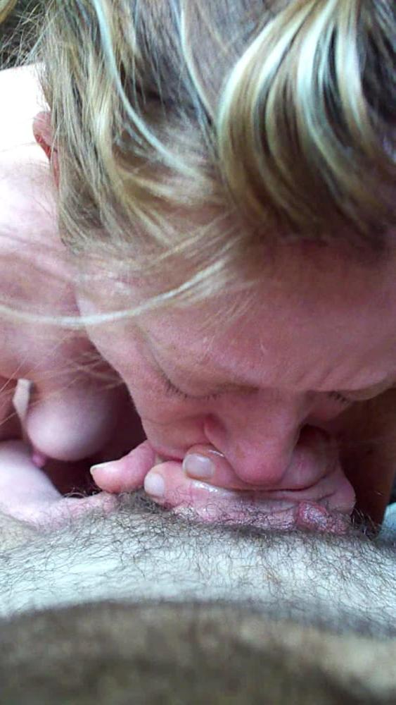 25P Amature Milf Sucking