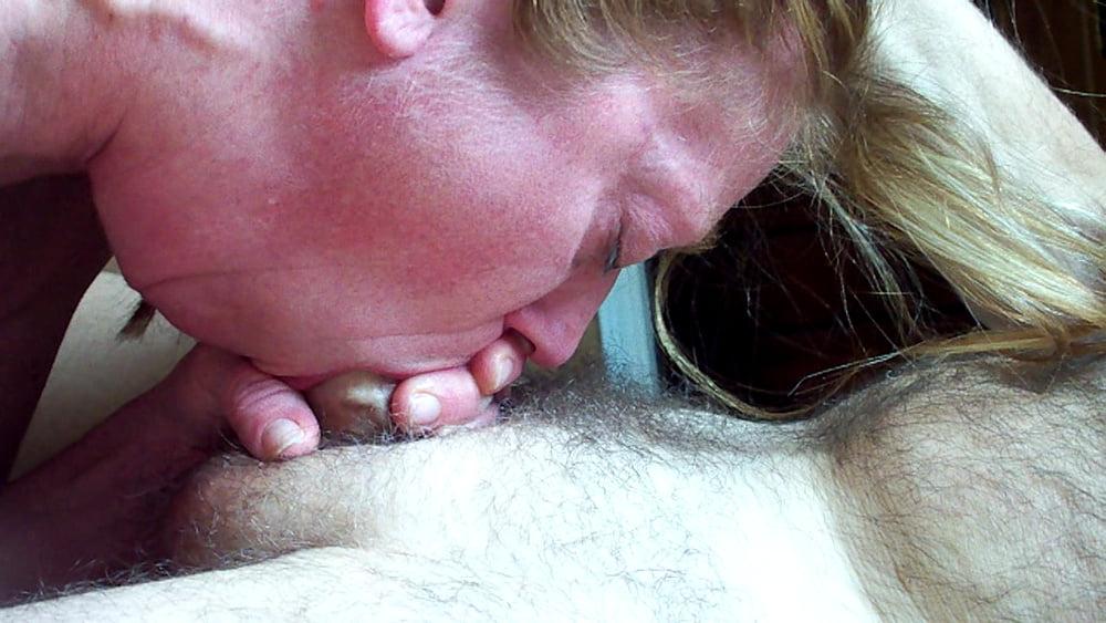 25P Amature Milf Sucking