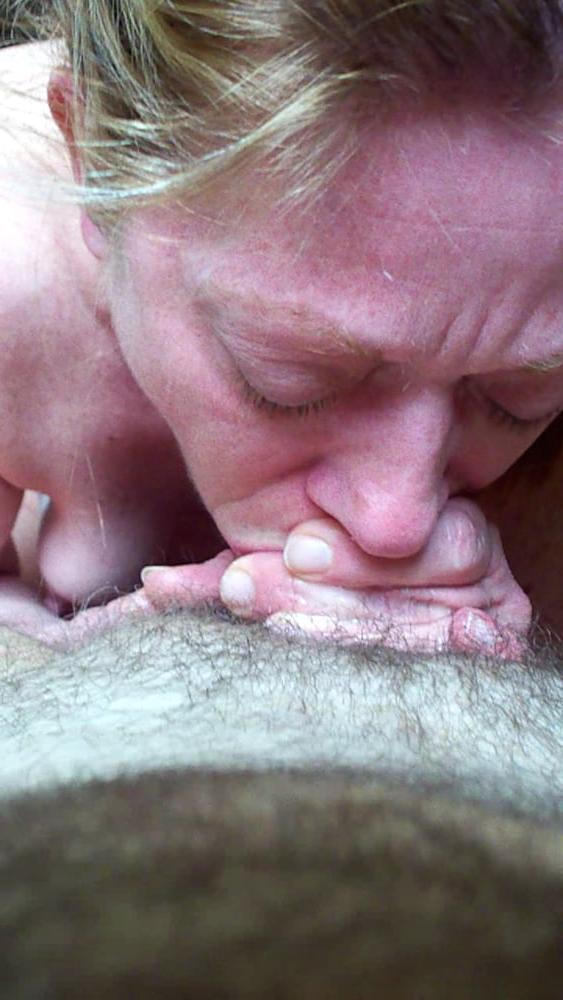 25P Amature Milf Sucking