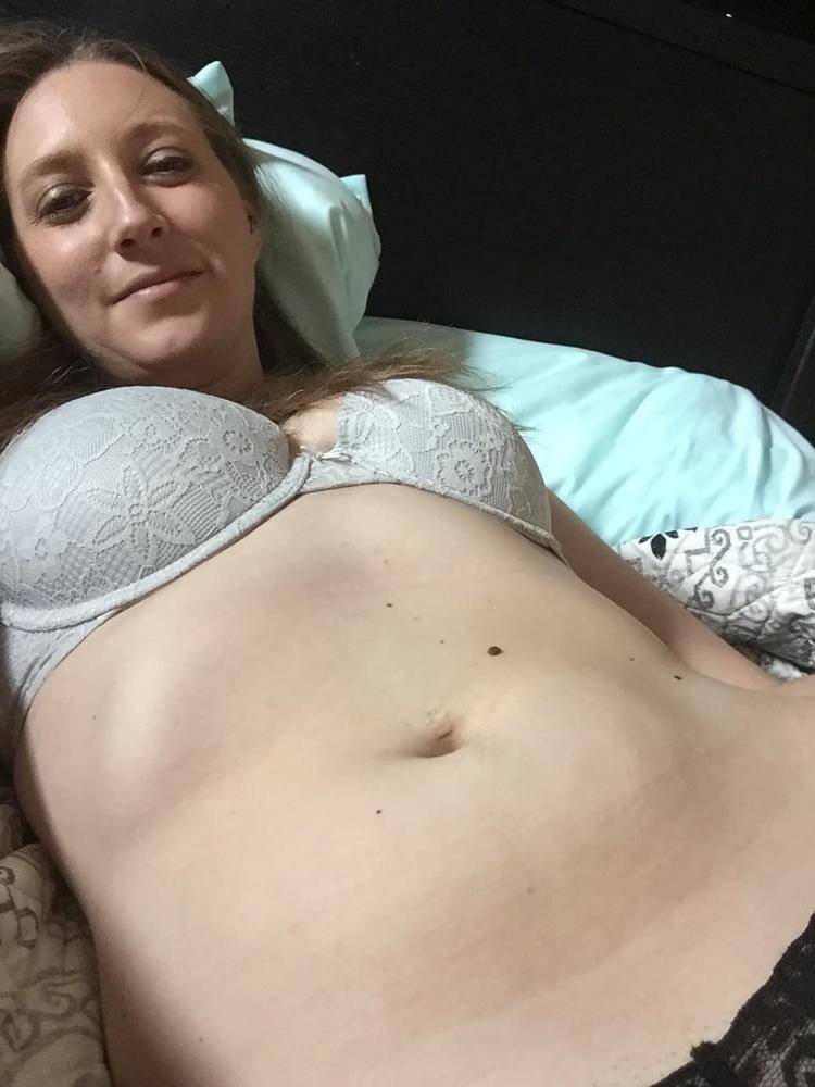 16P Nicole,33years old hotwife