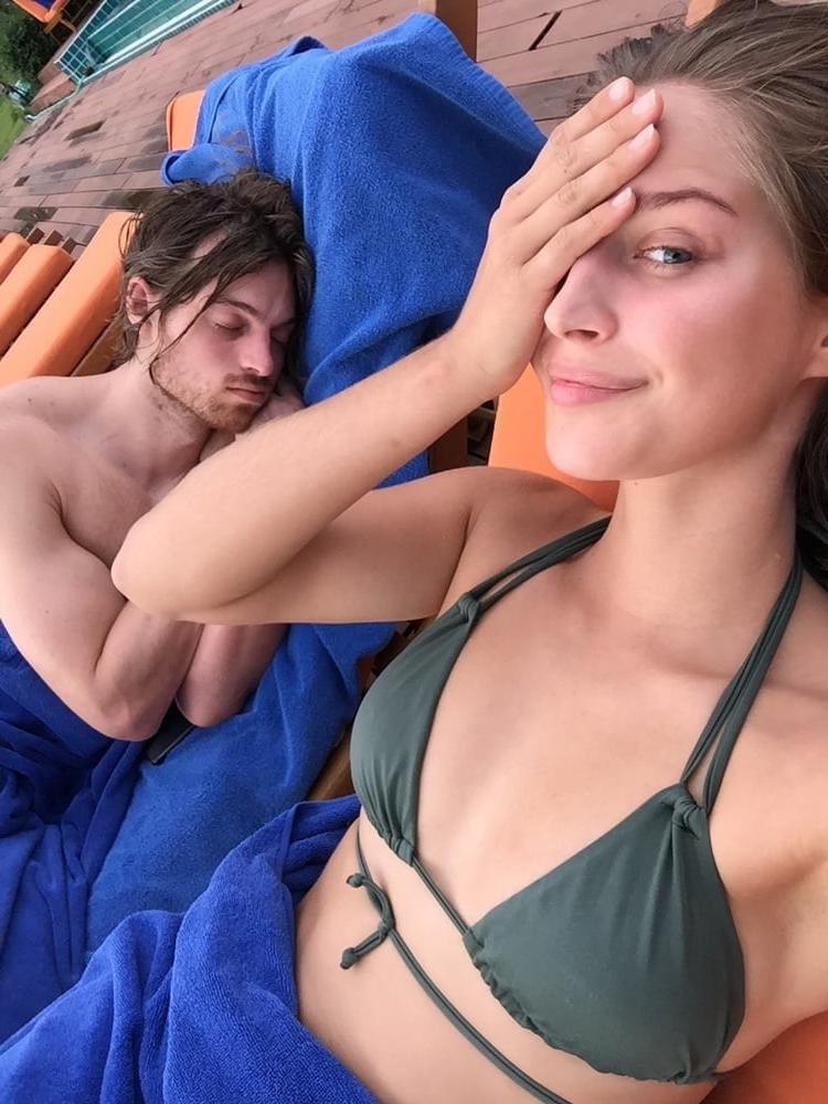 20P Sexy Kath on Vacation