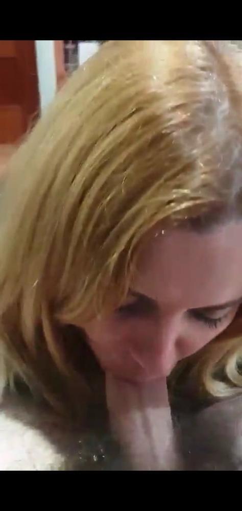 25P Milfs sucking