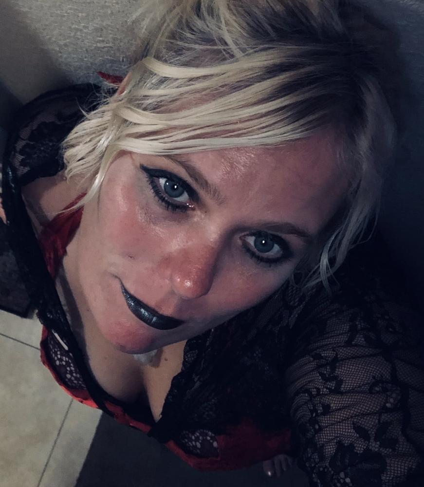 25P Kayz - French teacher from San Diego loves cock and cum