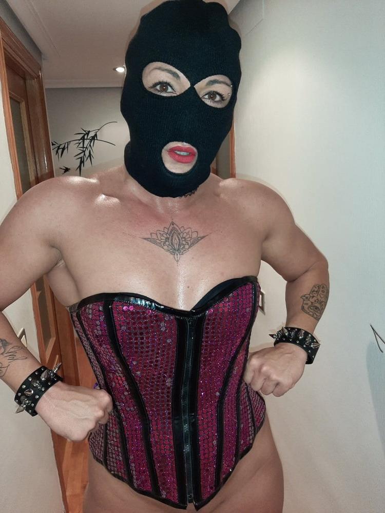 15P Muscle Milf