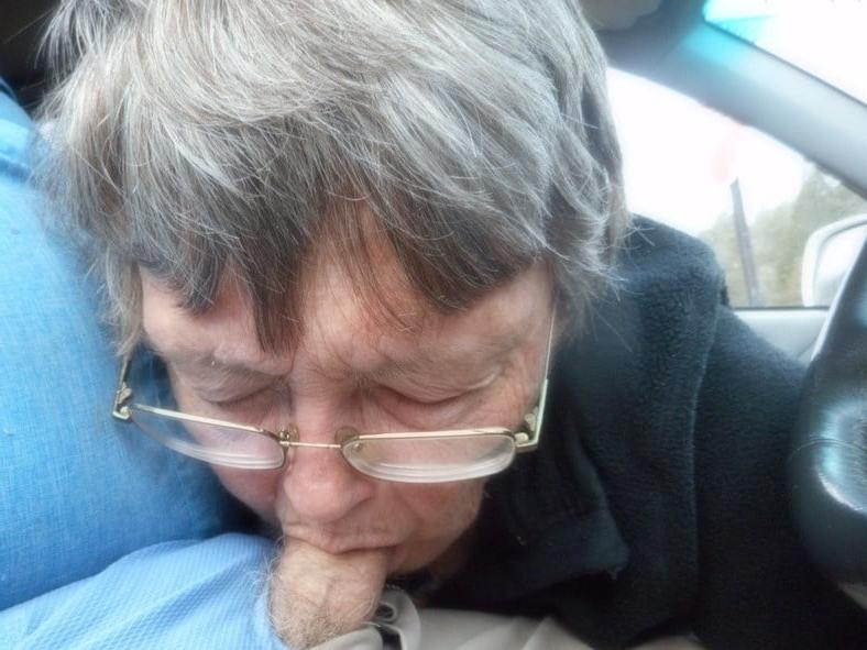 25P Granny Blows Best