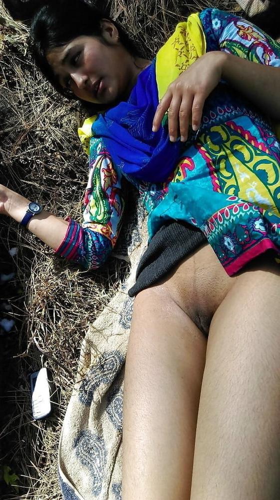 12P Desi Girl Outdoor Full Nude