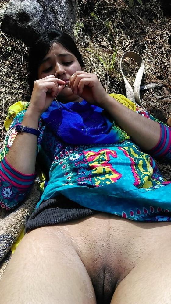 12P Desi Girl Outdoor Full Nude