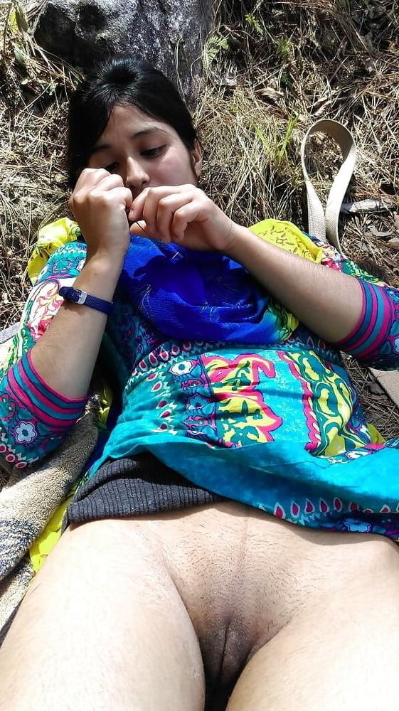 12P Desi Girl Outdoor Full Nude
