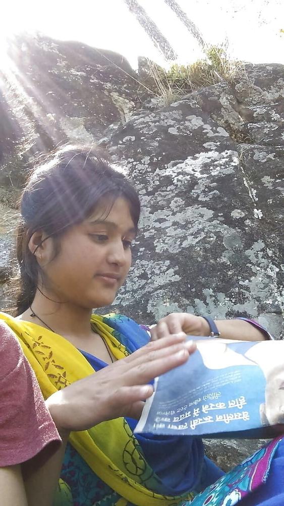 12P Desi Girl Outdoor Full Nude