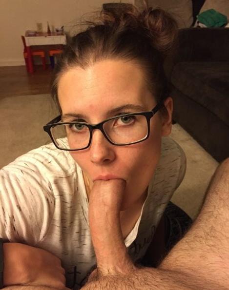 25P Pics 2420 - Girls With Glasses