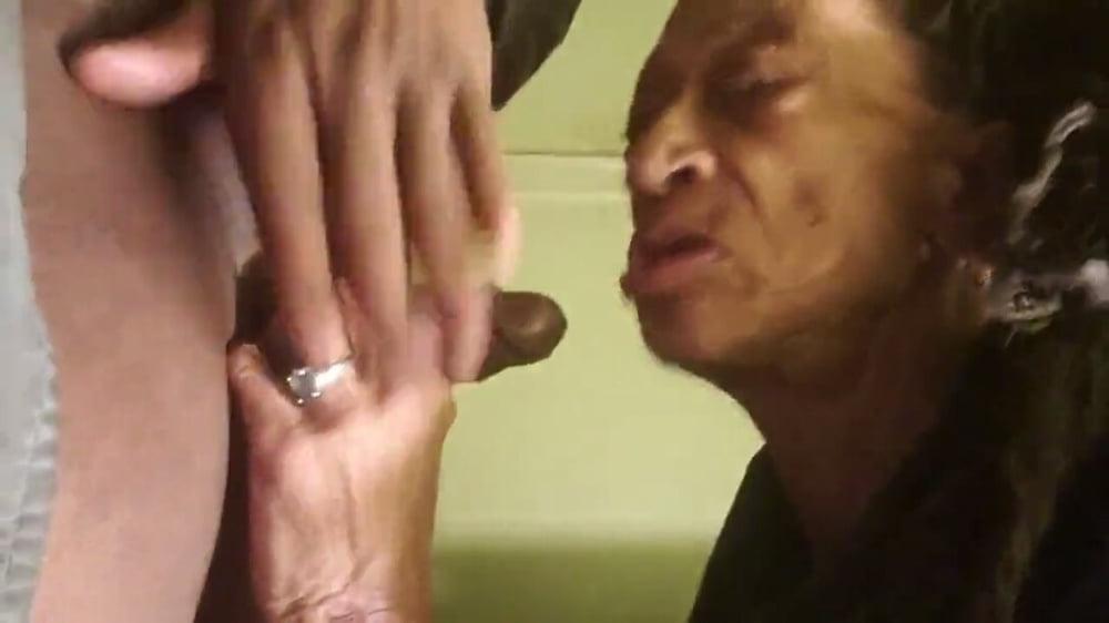 25P Old Grandma Want To Suck And Taste Her New Neighbor's Dick