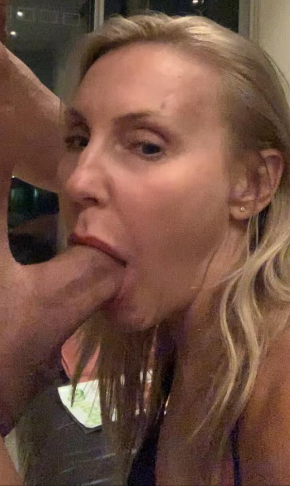 25P Blowjobs and cock lovers 10