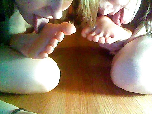 25P Awesome Amateur Teen Feet Part IX