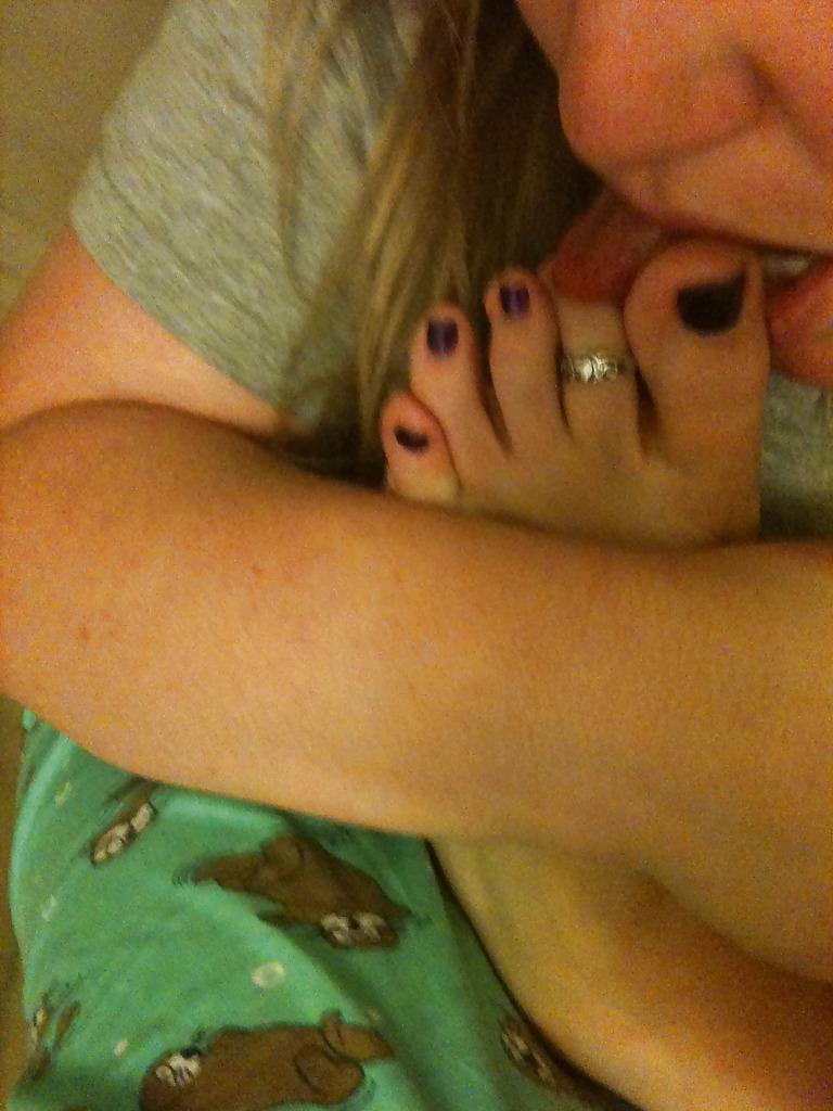25P Awesome Amateur Teen Feet Part IX