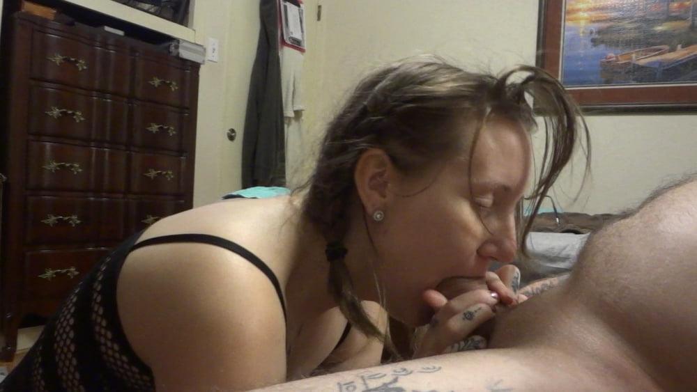 25P Horny slut loves sucking dick