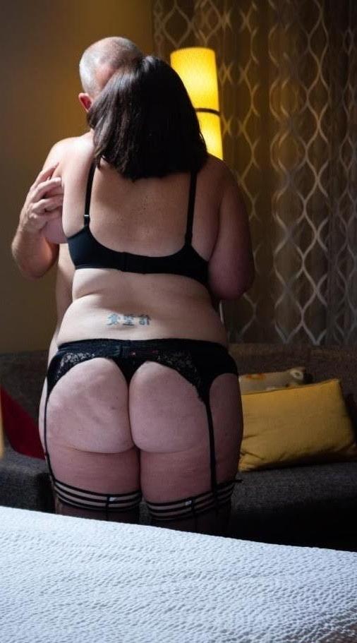 25P Hillary Exposed as a Cockwhore