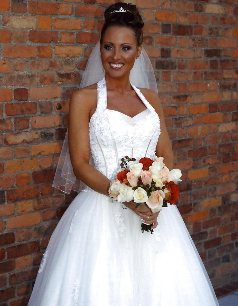 25P Super Hot Amateur Bride