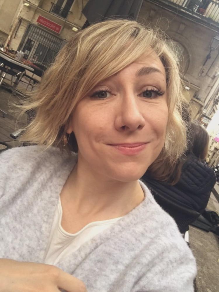 12P Hot Milf Julie