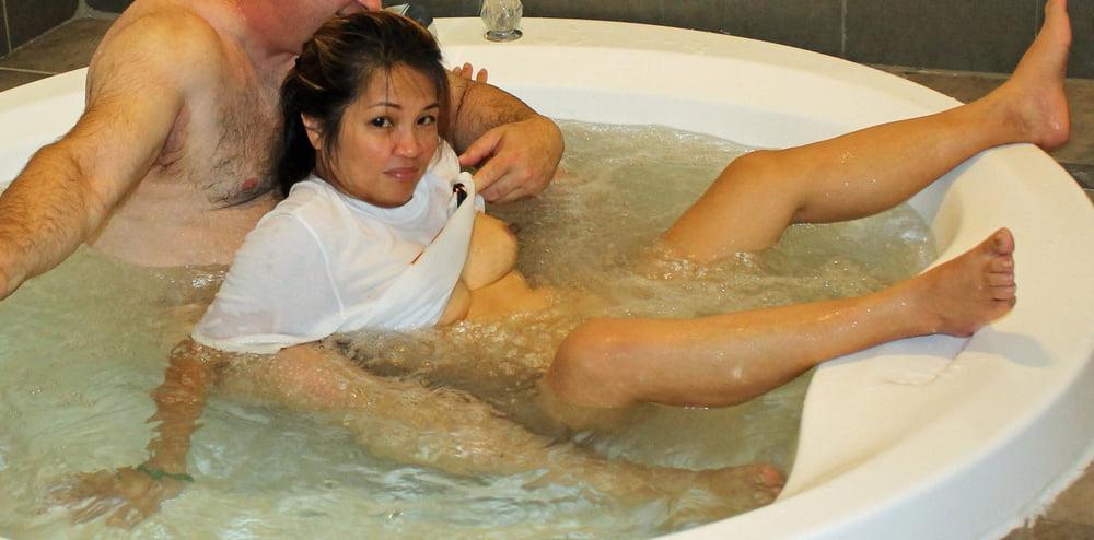 25P Sarah Marquette Hotel and hot tub