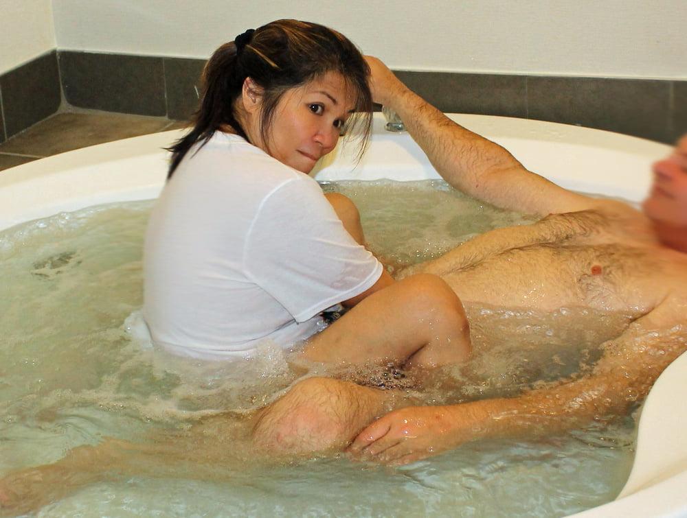 25P Sarah Marquette Hotel and hot tub