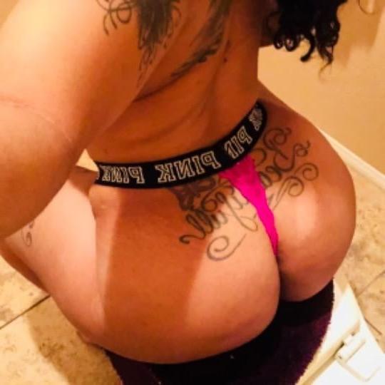 24P Red Skinned American Woman