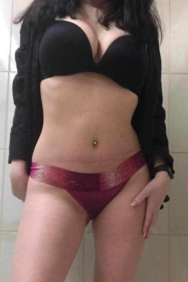 25P Newlywed Tracey Exposed