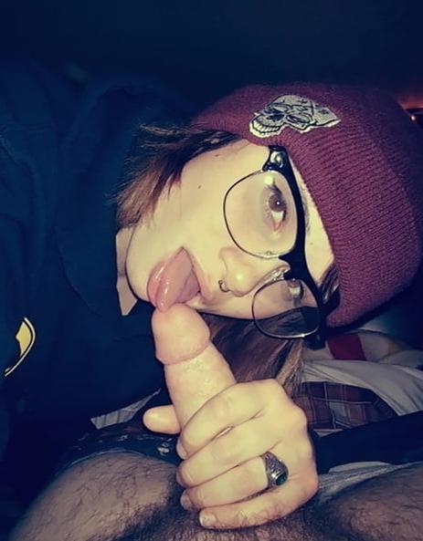 25P Blowjobs, Boobs and Hot Amateur Bodies.