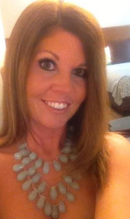 18P Divorced Mom Exposed as the Slut She Is