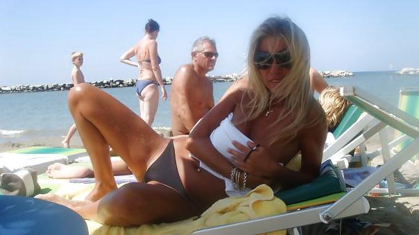 25P Amateur blonde milf