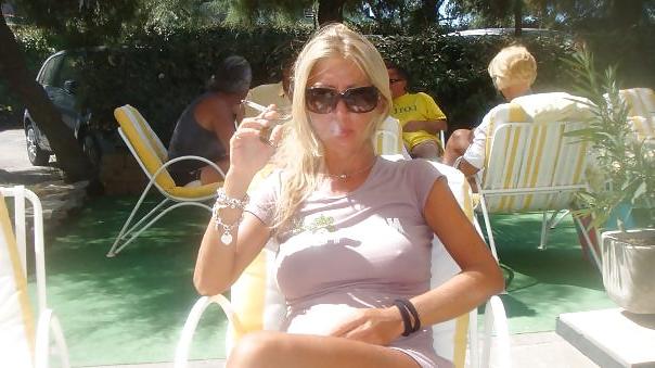 25P Amateur blonde milf