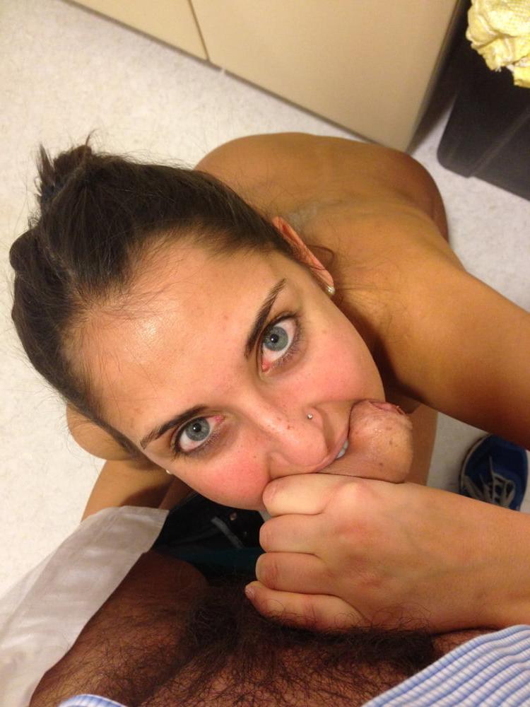 25P ponytailed girls in blowjob position 25